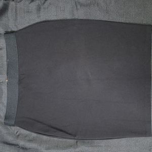 Maison Jules black pencil skirt 20"